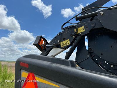 image for item DQ2119 2012 MacDon FD70  flex head