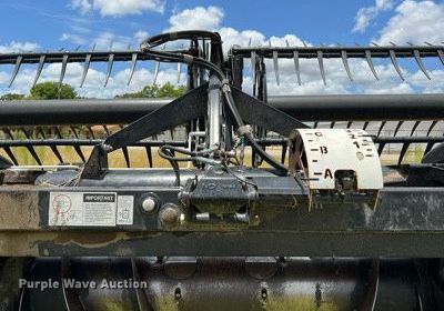 image for item DQ2119 2012 MacDon FD70  flex head