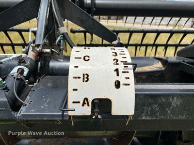 image for item DQ2119 2012 MacDon FD70  flex head