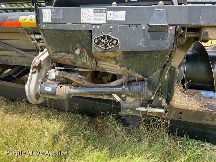 image for item DQ2119 2012 MacDon FD70  flex head