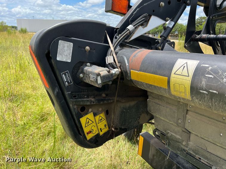 image for item DQ2119 2012 MacDon FD70  flex head