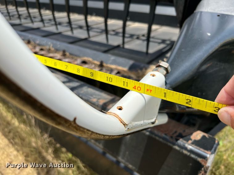 image for item DQ2119 2012 MacDon FD70  flex head