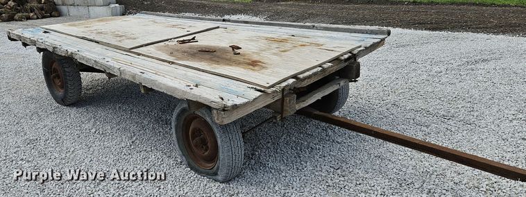 image for item DS6473 Hay bale trailer