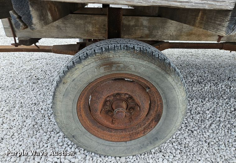 image for item DS6473 Hay bale trailer