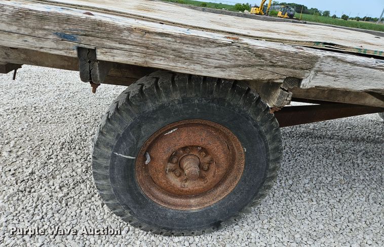 image for item DS6473 Hay bale trailer