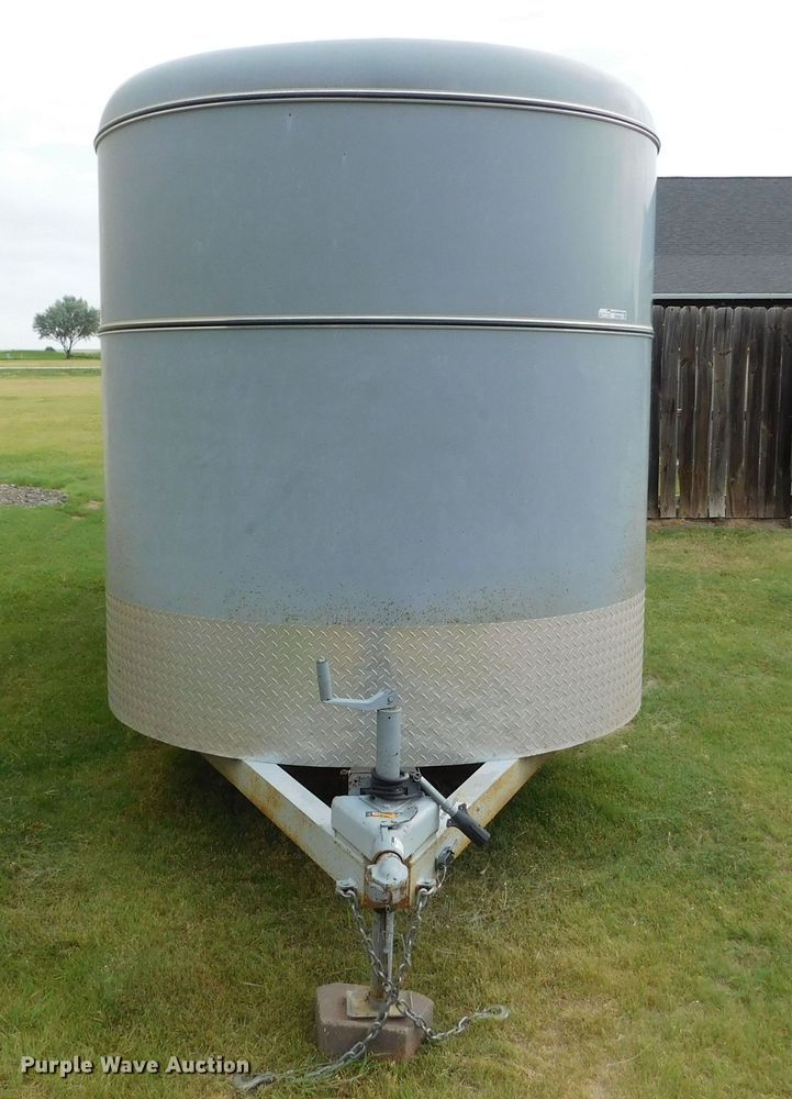 image for item GP9628 2003 Circle D  livestock trailer