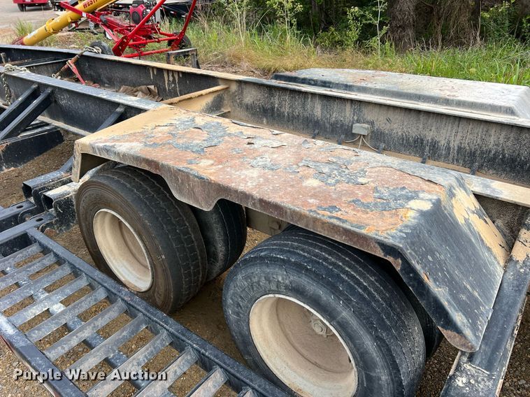 image for item II9174 2003 Behnke  sprayer trailer