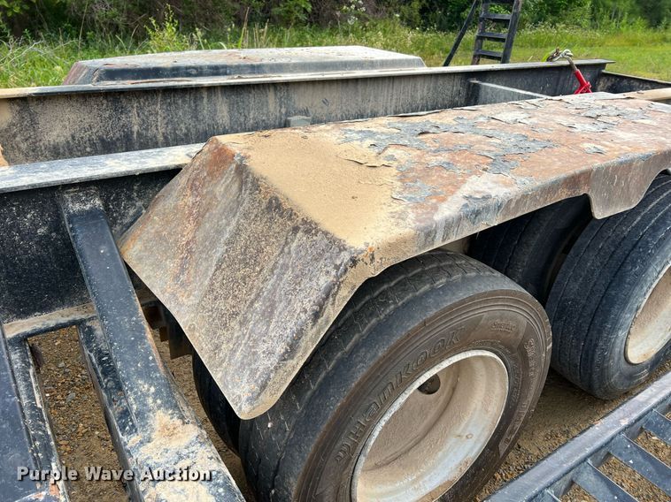 image for item II9174 2003 Behnke  sprayer trailer