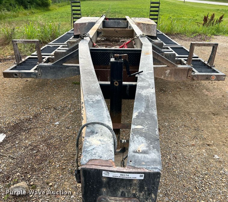 image for item II9174 2003 Behnke  sprayer trailer