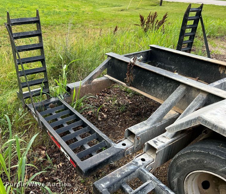 image for item II9174 2003 Behnke  sprayer trailer