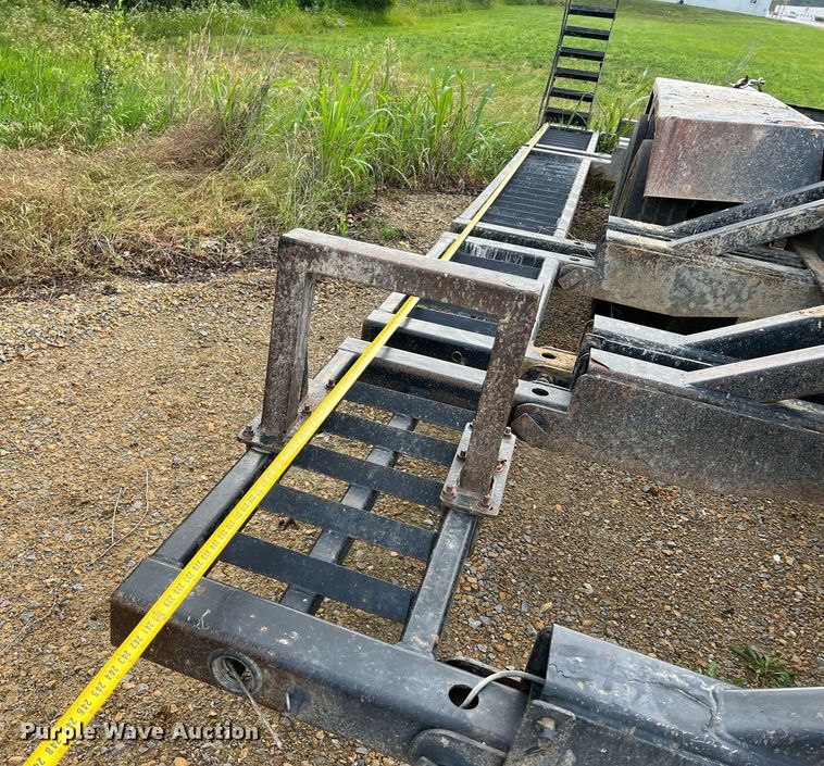 image for item II9174 2003 Behnke  sprayer trailer