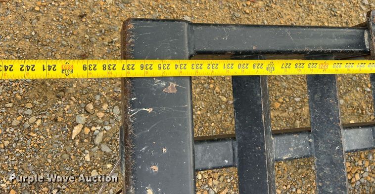 image for item II9174 2003 Behnke  sprayer trailer