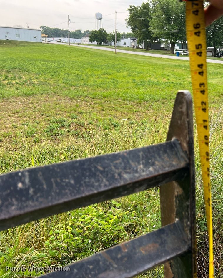 image for item II9174 2003 Behnke  sprayer trailer