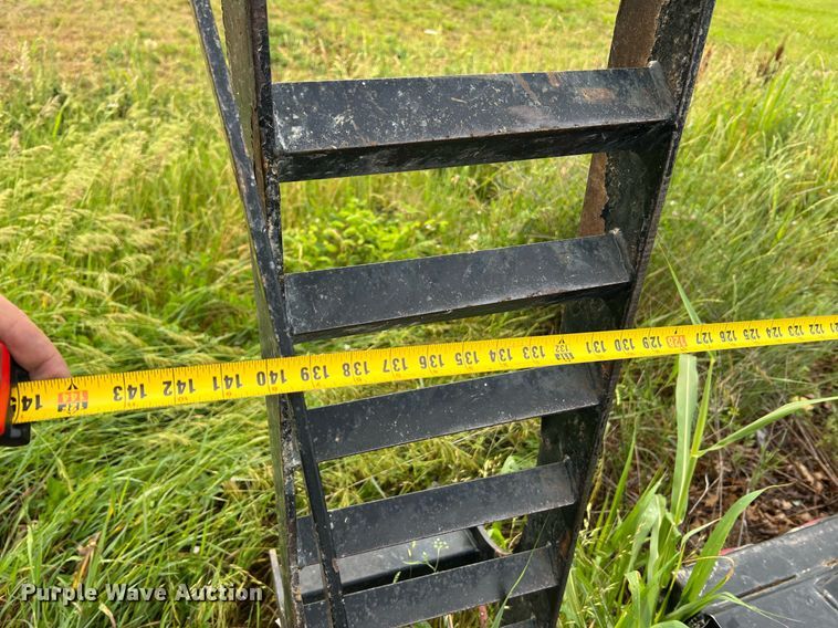 image for item II9174 2003 Behnke  sprayer trailer