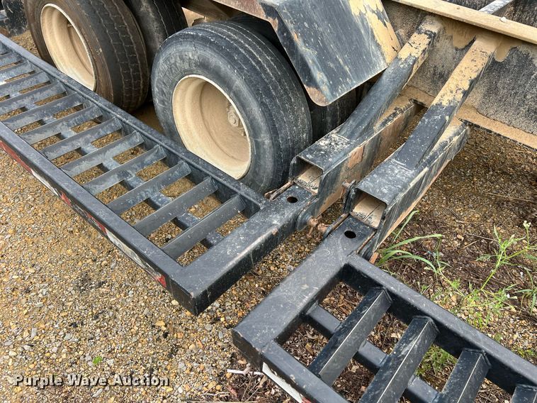 image for item II9174 2003 Behnke  sprayer trailer