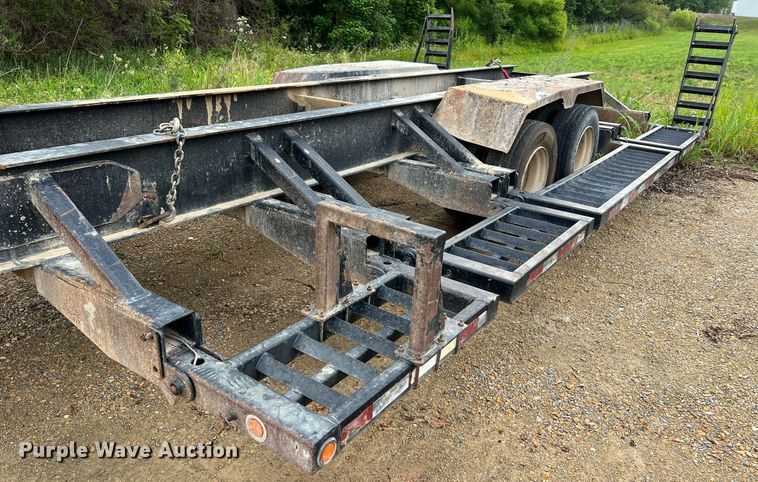 image for item II9174 2003 Behnke  sprayer trailer