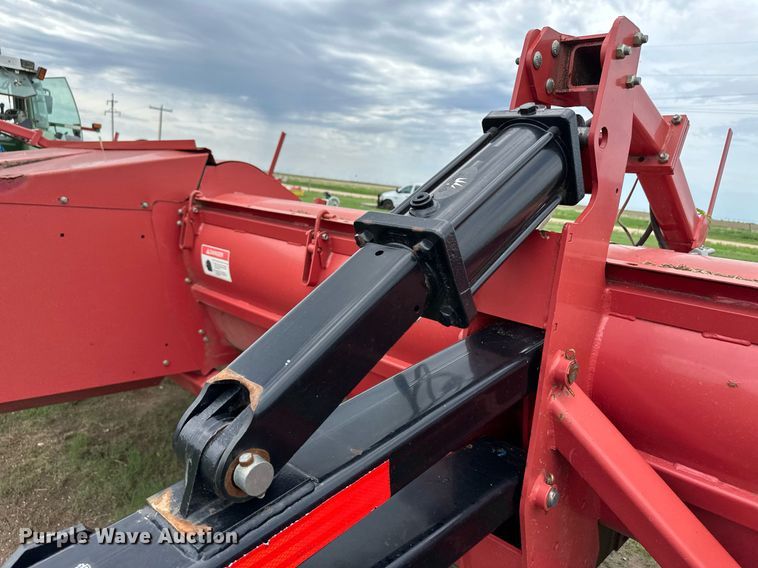 image for item KF9699 Hiniker 5630  swather / windrower