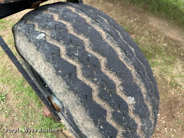 image for item KF9699 Hiniker 5630  swather / windrower