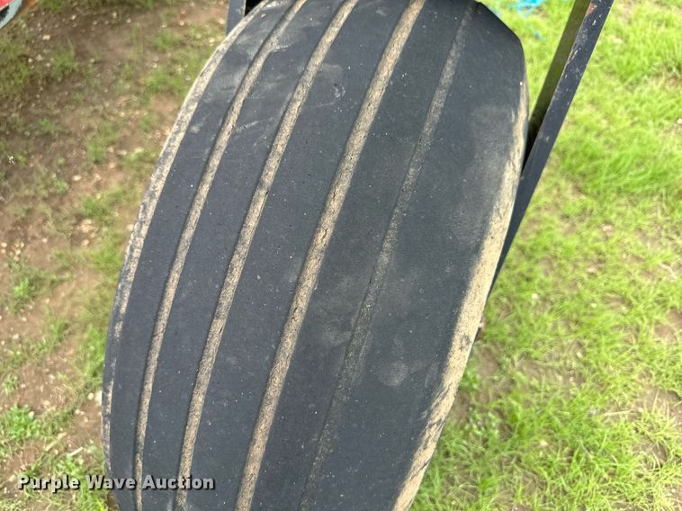 image for item KF9699 Hiniker 5630  swather / windrower