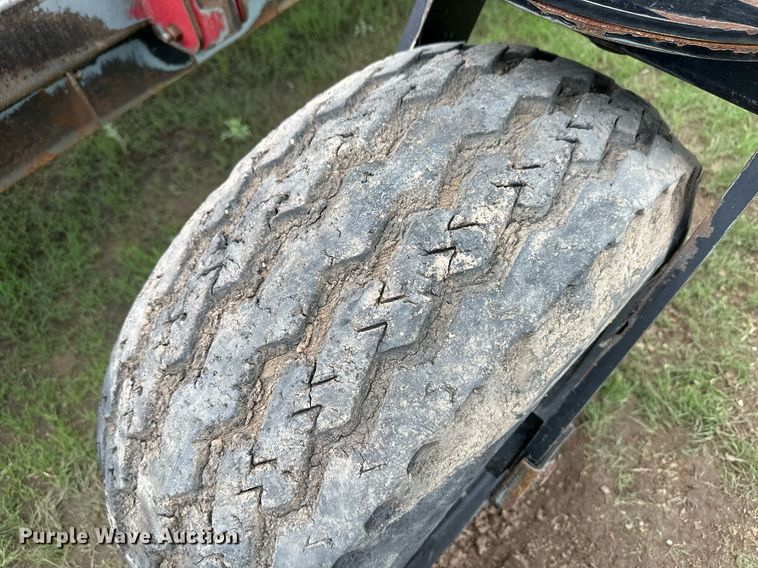 image for item KF9699 Hiniker 5630  swather / windrower