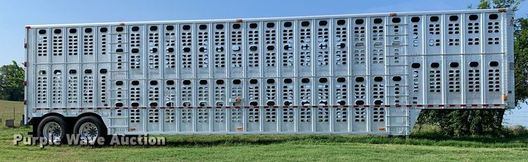image for item LH9704 2003 Wilson PSDCL-402  livestock trailer