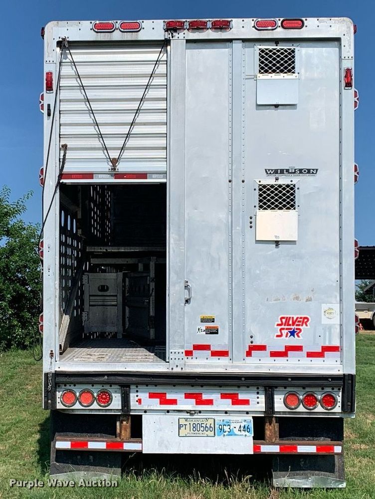 image for item LH9704 2003 Wilson PSDCL-402  livestock trailer