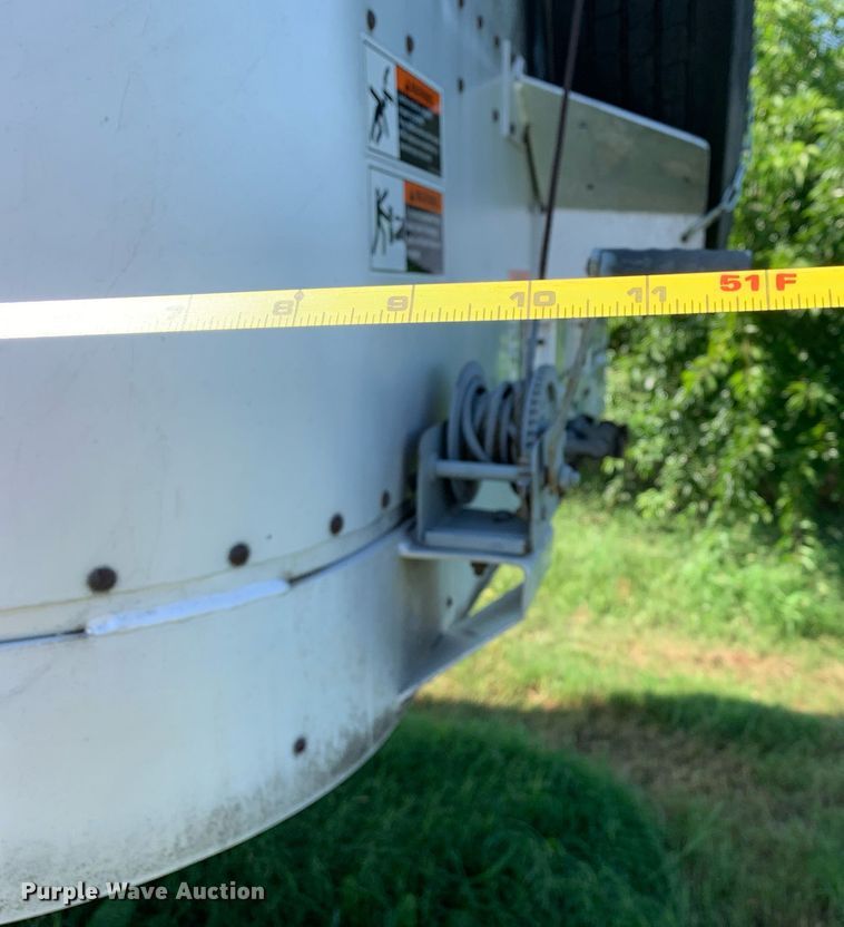 image for item LH9704 2003 Wilson PSDCL-402  livestock trailer