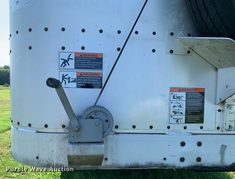 image for item LH9704 2003 Wilson PSDCL-402  livestock trailer