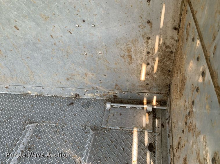 image for item LH9704 2003 Wilson PSDCL-402  livestock trailer