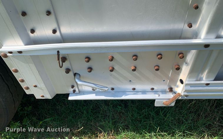 image for item LH9704 2003 Wilson PSDCL-402  livestock trailer