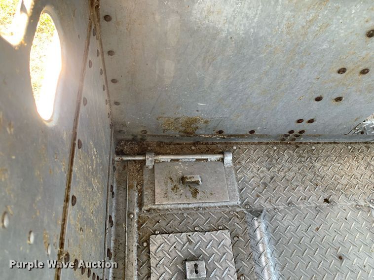 image for item LH9704 2003 Wilson PSDCL-402  livestock trailer