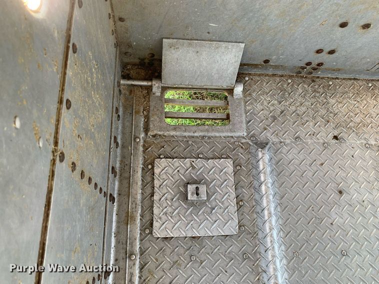 image for item LH9704 2003 Wilson PSDCL-402  livestock trailer