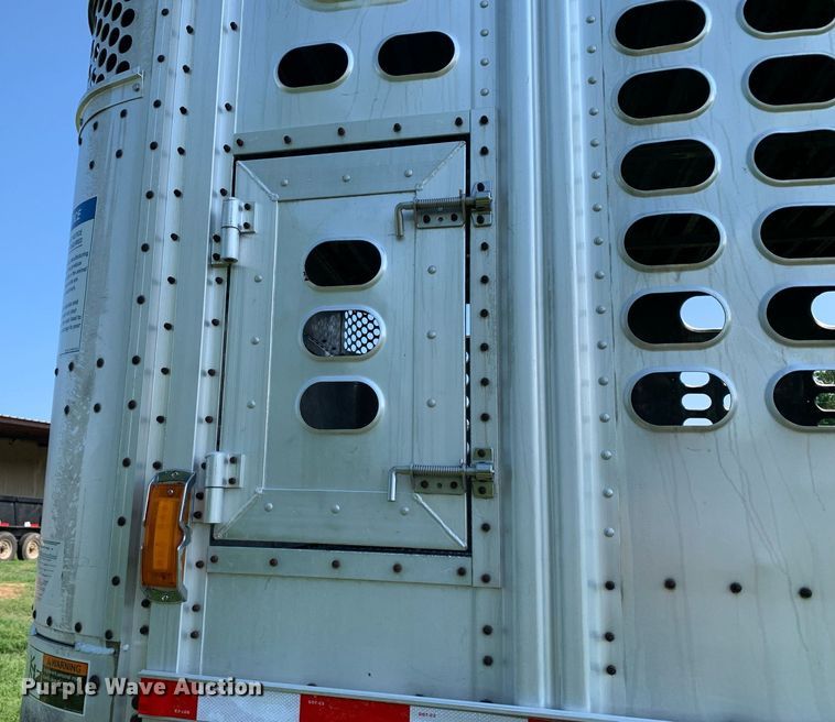 image for item LH9704 2003 Wilson PSDCL-402  livestock trailer