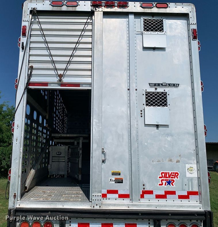 image for item LH9704 2003 Wilson PSDCL-402  livestock trailer