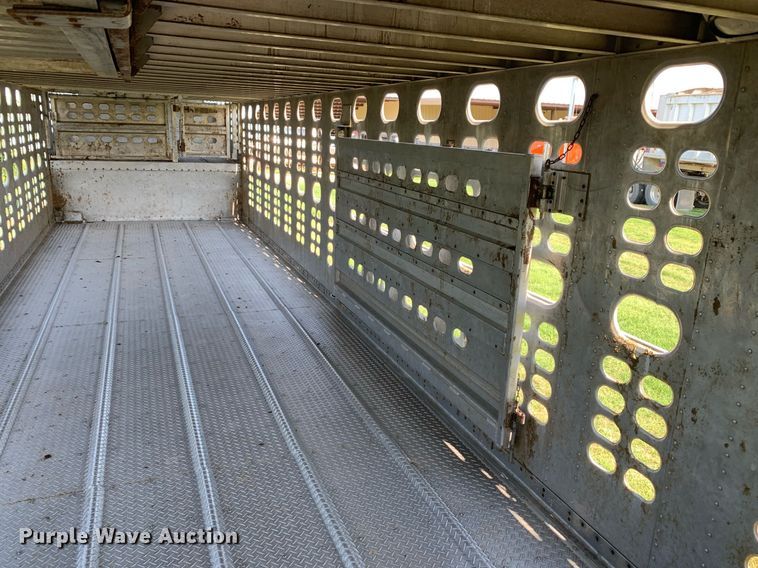 image for item LH9704 2003 Wilson PSDCL-402  livestock trailer