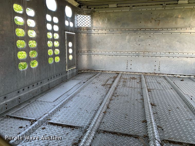 image for item LH9704 2003 Wilson PSDCL-402  livestock trailer