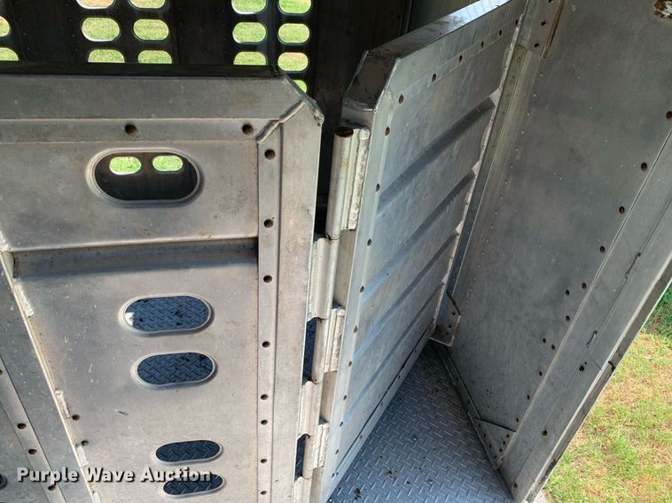 image for item LH9704 2003 Wilson PSDCL-402  livestock trailer