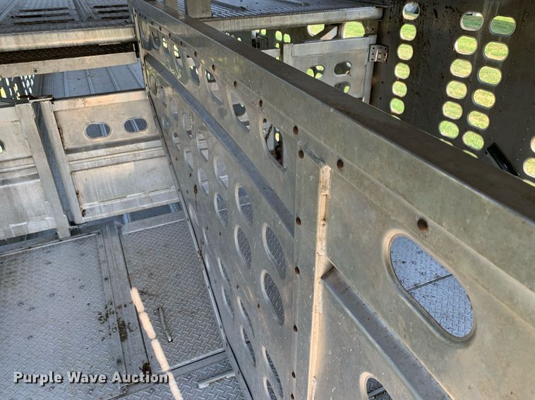 image for item LH9704 2003 Wilson PSDCL-402  livestock trailer