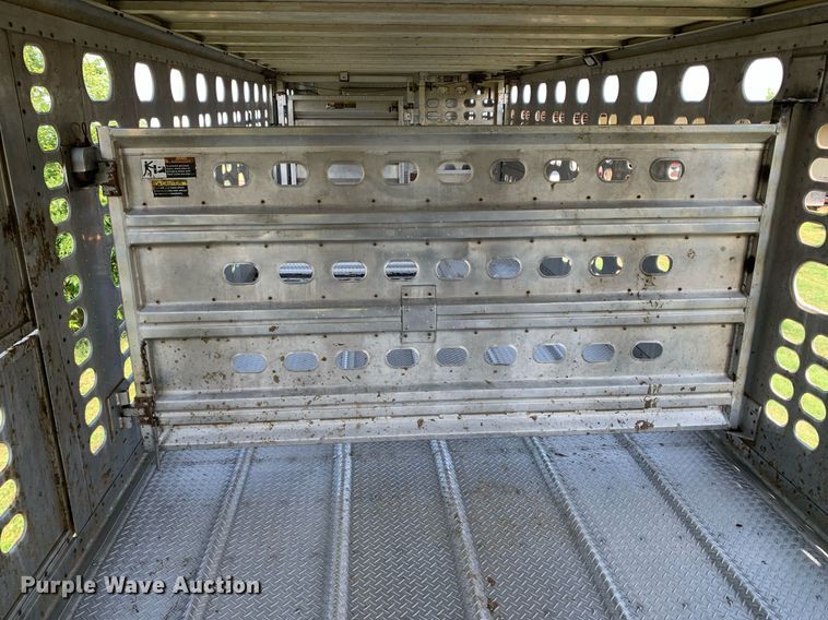 image for item LH9704 2003 Wilson PSDCL-402  livestock trailer