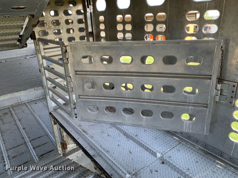 image for item LH9704 2003 Wilson PSDCL-402  livestock trailer