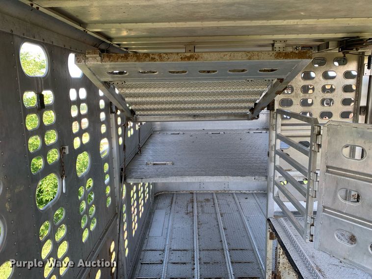 image for item LH9704 2003 Wilson PSDCL-402  livestock trailer