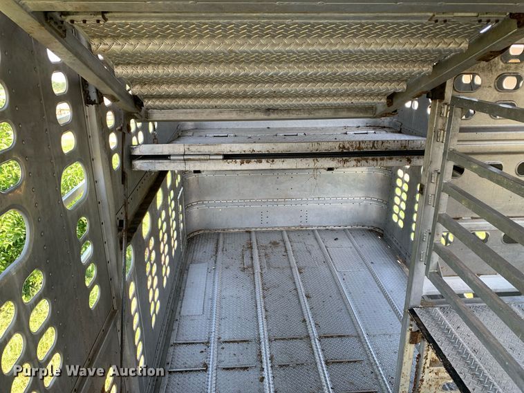 image for item LH9704 2003 Wilson PSDCL-402  livestock trailer