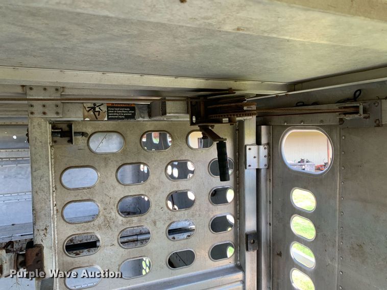 image for item LH9704 2003 Wilson PSDCL-402  livestock trailer