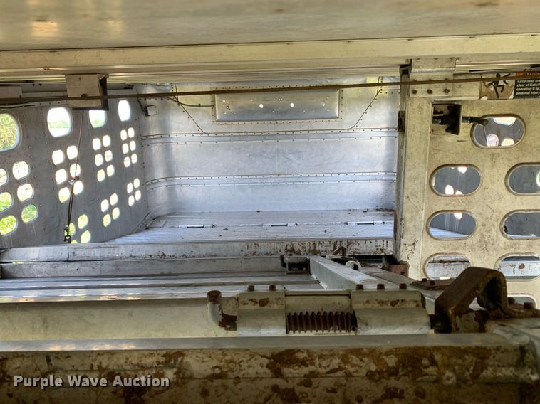 image for item LH9704 2003 Wilson PSDCL-402  livestock trailer