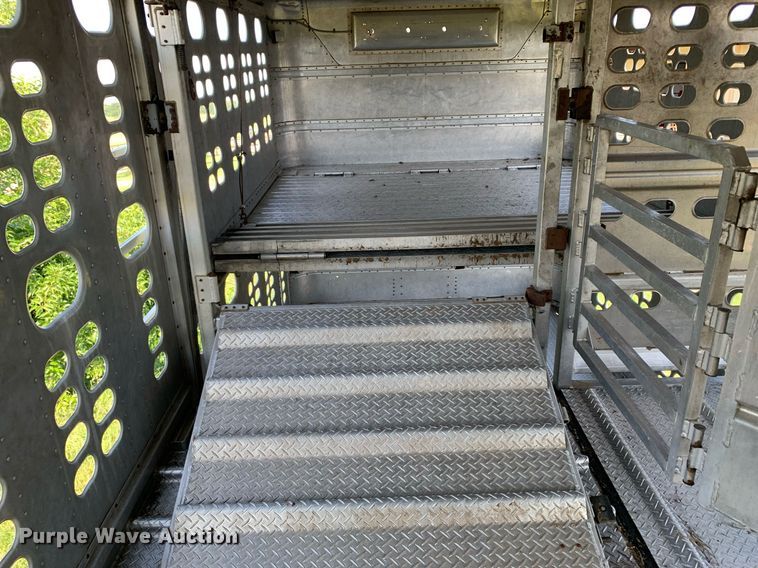 image for item LH9704 2003 Wilson PSDCL-402  livestock trailer