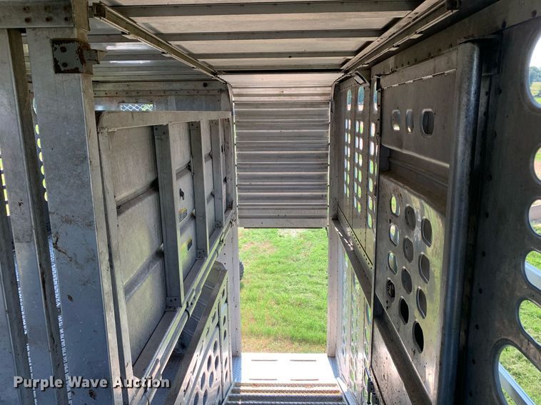image for item LH9704 2003 Wilson PSDCL-402  livestock trailer