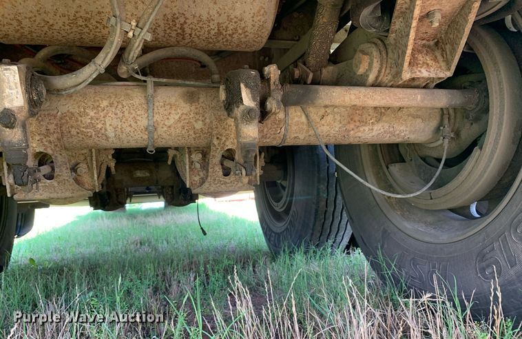 image for item LH9704 2003 Wilson PSDCL-402  livestock trailer