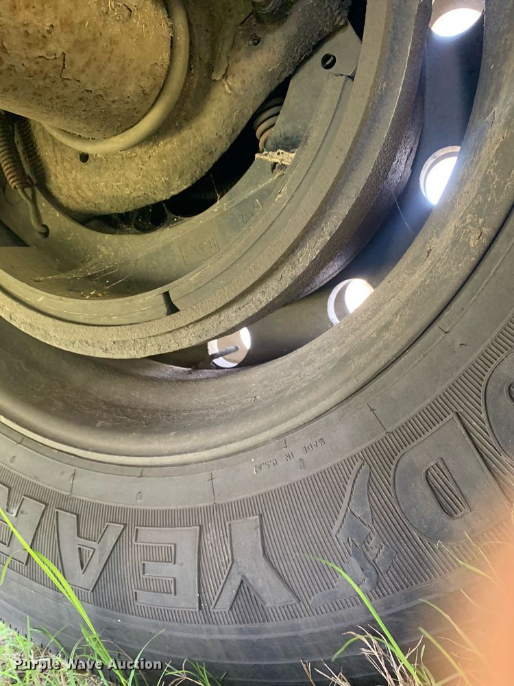 image for item LH9704 2003 Wilson PSDCL-402  livestock trailer