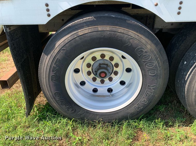 image for item LH9704 2003 Wilson PSDCL-402  livestock trailer