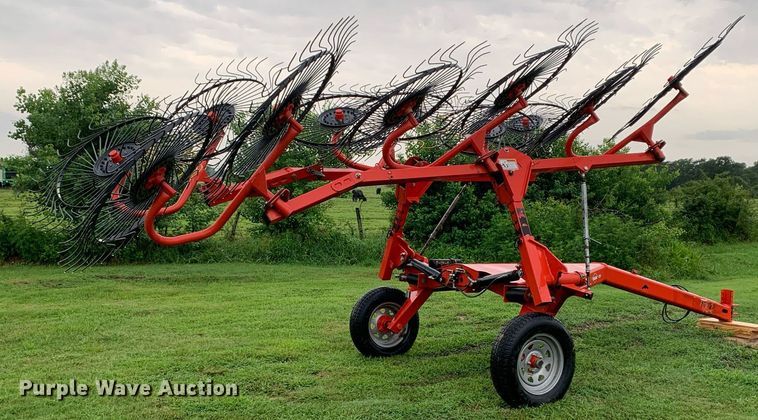 image for item LH9758 Kuhn SR112 GII  hay rake